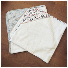 Charger l'image dans la galerie, Cape de bain </p>à personnaliser