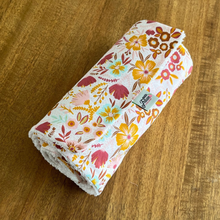 Charger l'image dans la galerie, Popeline de coton - Fleurs jaunes