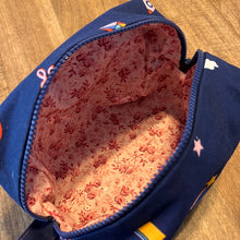 Charger l'image dans la galerie, Trousse de toilettes </p> Plusieurs coloris disponibles