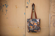 Charger l&#39;image dans la galerie, Gabardine Ground Pineapple Bleu Nuit Polaire &lt;/p&gt; See You At Six©
