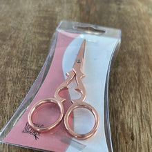 Charger l&#39;image dans la galerie, Ciseaux à broder rose cuivré

