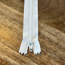 Charger l&#39;image dans la galerie, Fermeture éclair fine 20 cm - Plusieurs coloris
