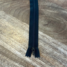 Charger l&#39;image dans la galerie, Fermeture éclair fine 20 cm - Plusieurs coloris
